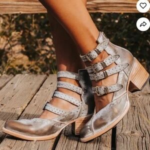 FREEBIRD FELICITY BOOTIES IN PEWTER